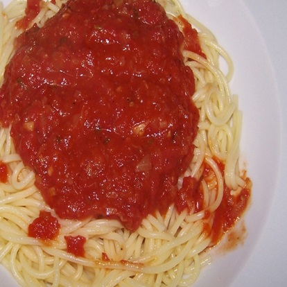 DOMATES SOSLU SPAGETTİ